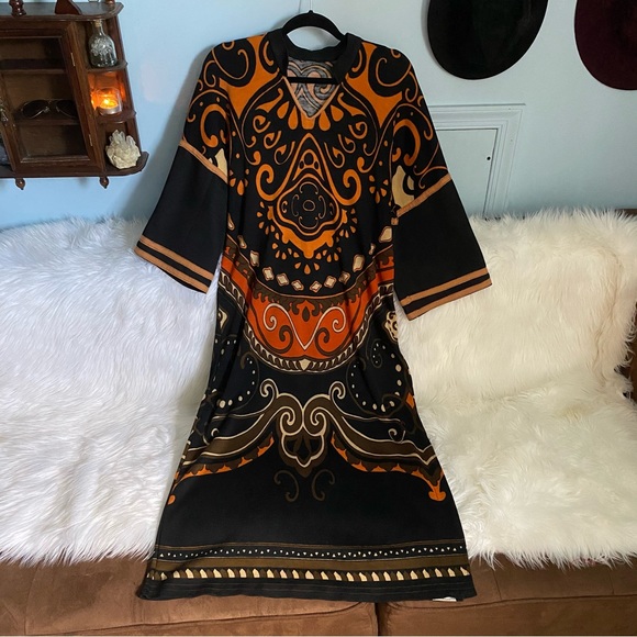 1970s Handmade Vintage Groovy Patterned Bell Sleeve Kaftan Dress - Picture 10 of 16